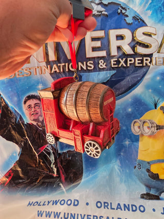 Ornement Wagon Baril de Bière Au Beurre - Exclusivité Universal Studios™