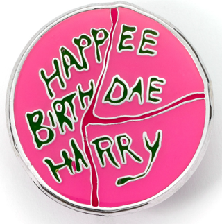 Épinglette Gâteau “Happee Birthdae Harry” | Sorcière et Magie